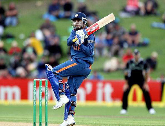 Virendra Sehwag hitting 3 consecutive sixes again Tim Southee in New Zeland