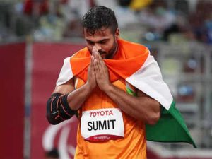 Sumit after winning the gold medal