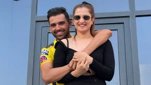 Deepak Chahar proposes to his girlfriend following CSK match