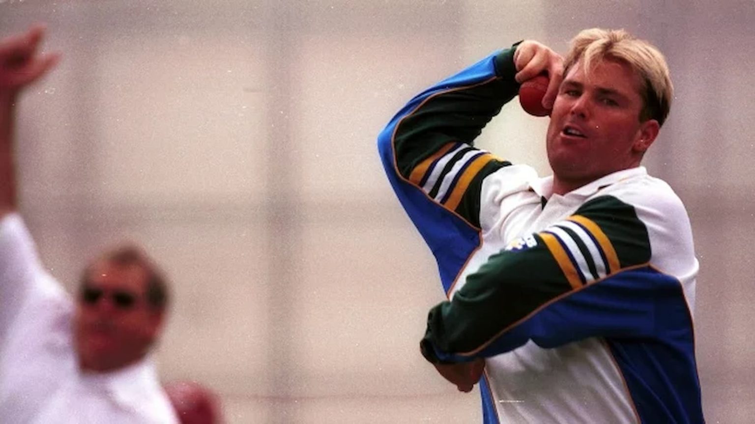 what is "googly ball" in cricket? The SportsLite