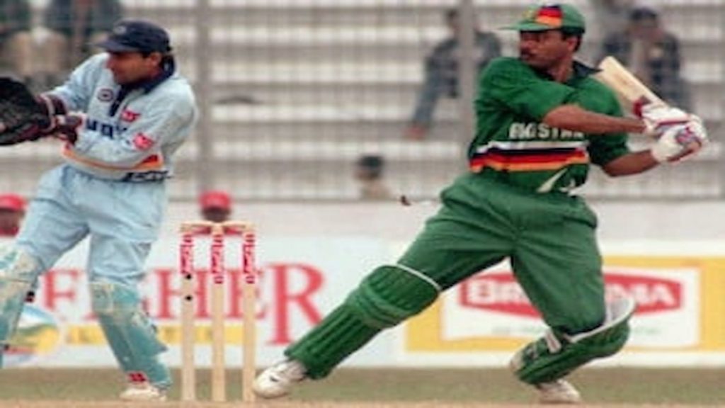 Saeed Anwar and Ijaz Ahmed (Pakistan) – 230 vs India, 1998