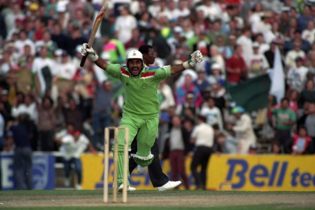 Javed Miandad secures himself the 9th spot among top 10 greatest finishers in cricket history.