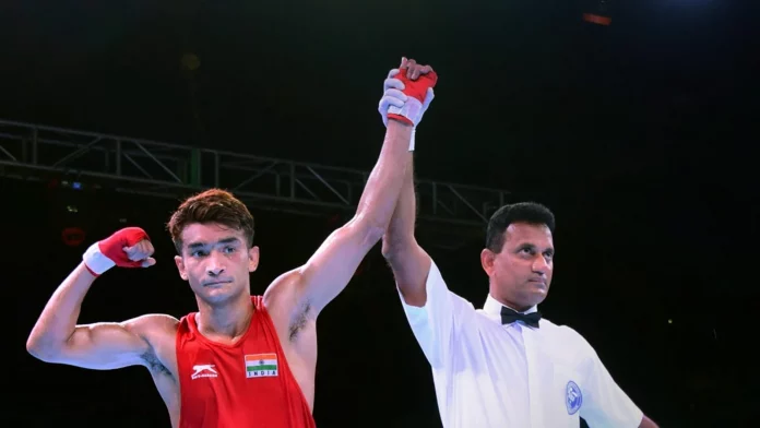 Indian pugilist Shiva Thapa humbles Pakistan's Suleman Baloch on his way to pre-quarters.