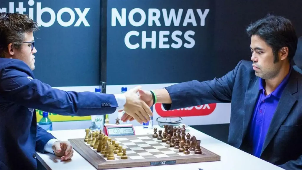 Magnus Carlsen and Hikaru Nakamura