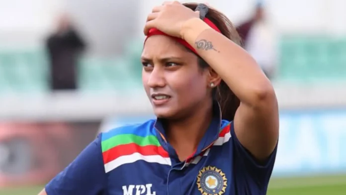 Indian Wicketkeeper Taniya Bhatia robbed in London, theif steal bag full of cash and cards