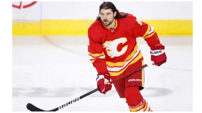 Christopher Tanev Age, Height, Injury, Girlfriend, Brother, Instagram, Stats, and Contract.