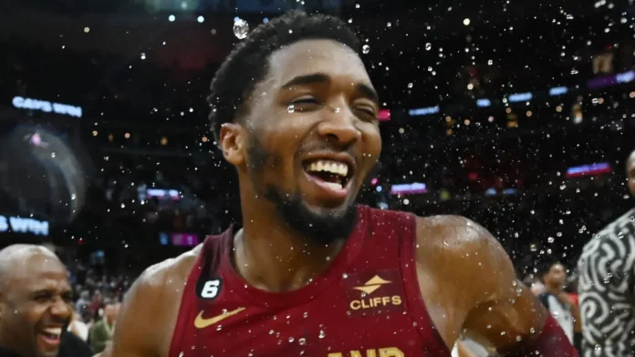 Cavaliers' Donovan Mitchell scores career-high 71 points, join the elite group
