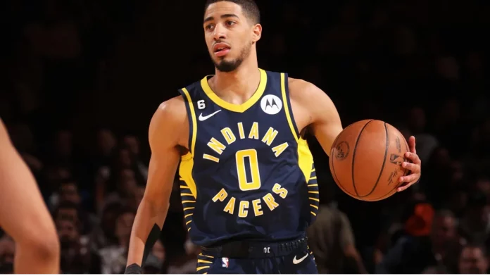 Tyrese Haliburton Injury: Pacers Guard is on crutches after leaving the game with a knee injury