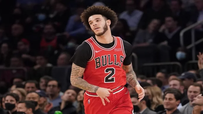 Bulls sidelines PG Lonzo Ball, due to persistent knee pain, will miss the entire season