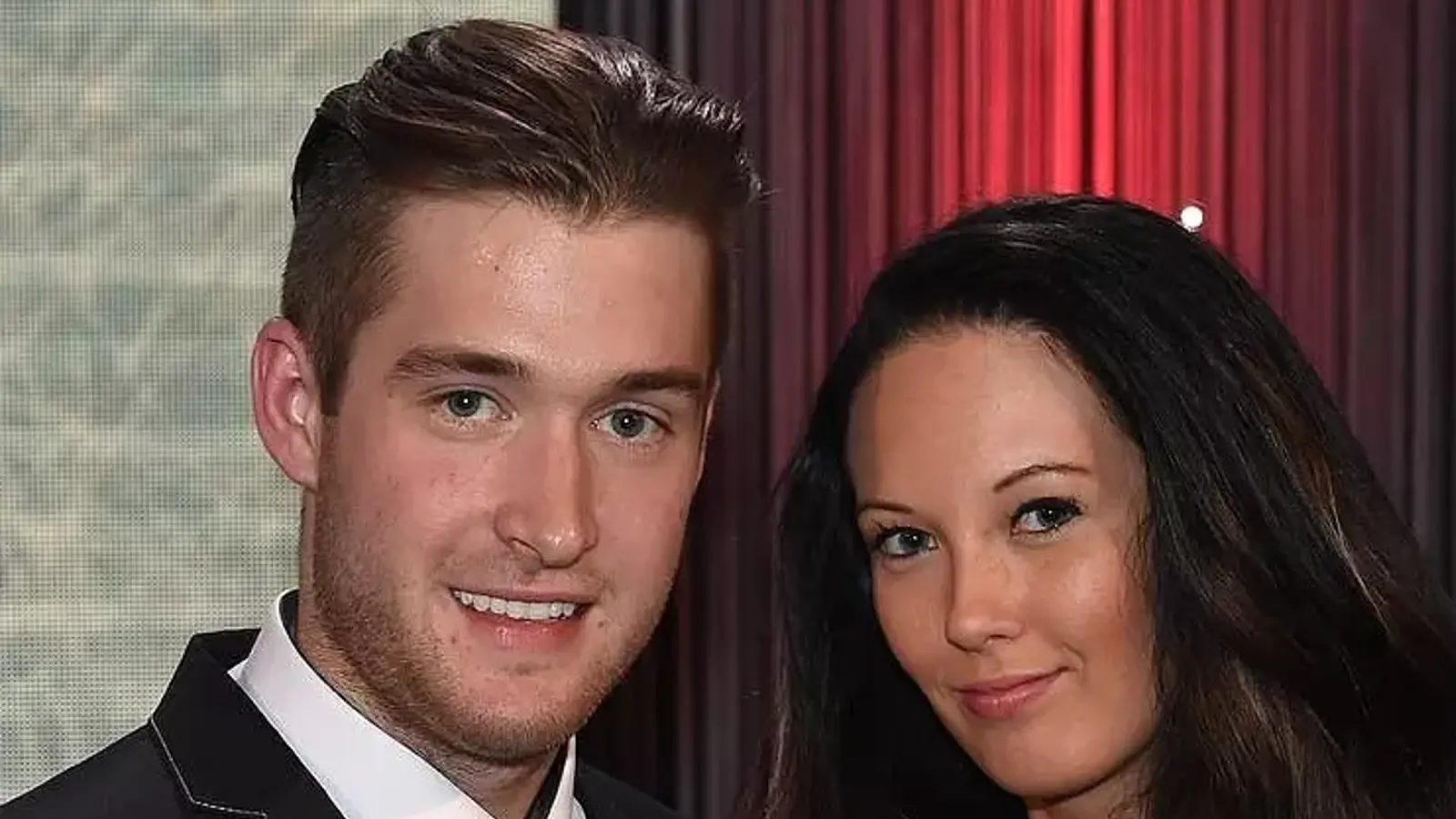NHL: Who Is Pavel Francouz Wife Carolina Francouz? Children Details