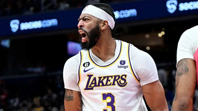 Without LeBron James and after Stephen Curry's comeback, Anthony Davis leads the Lakers over the Warriors