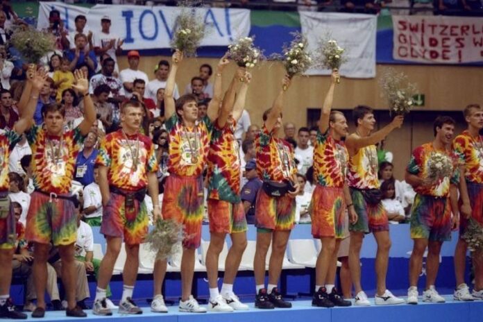 The Lithuanian Basketball Team with their Bronze.